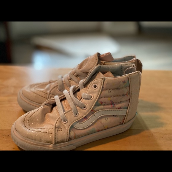 Vans - Picture 5 of 11